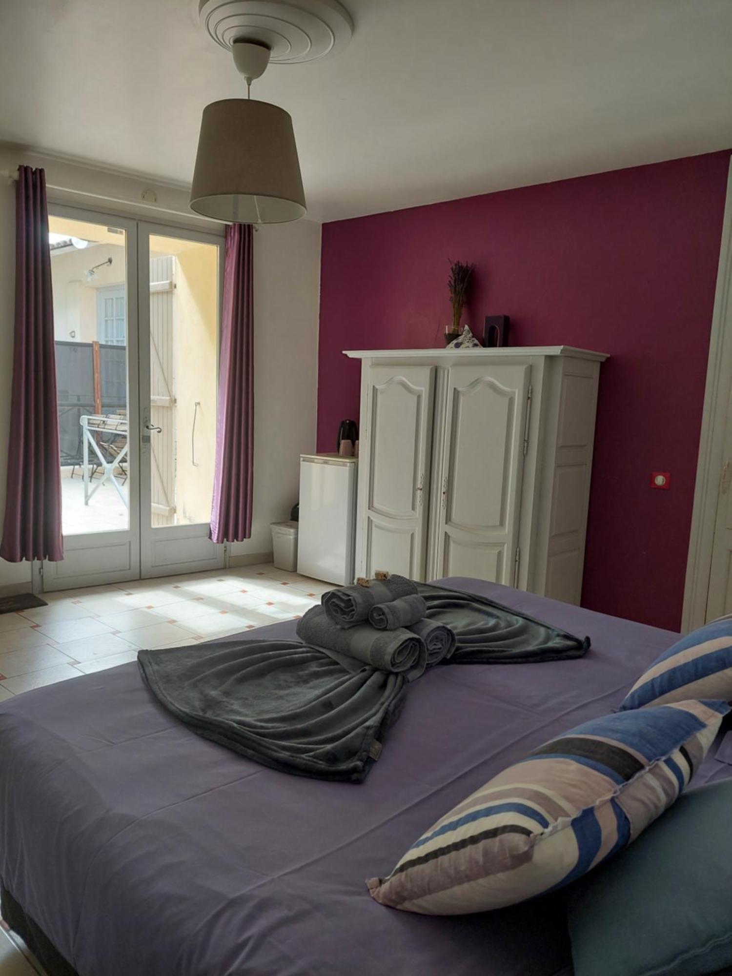 Mas Des Cigognes Bed and Breakfast Le Thor Eksteriør billede